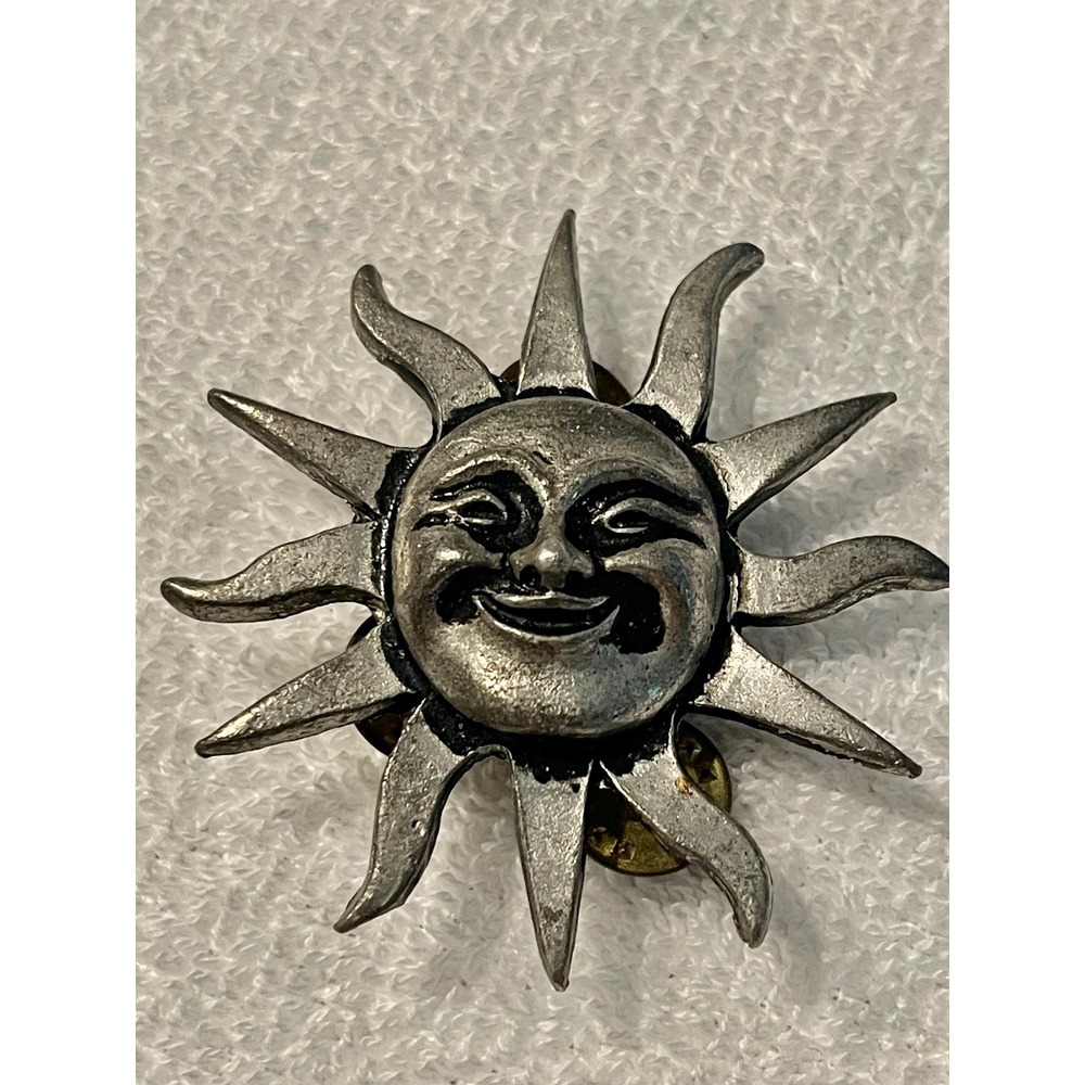 SALE Vintage Silver-Tone Sun Brooch w/Black Accents, 2.25";‎ 3-Pin Back 00040